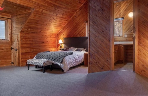 Gimli Casa | Log Home waterfront