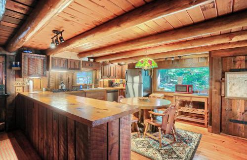 Clarion Casa | Log Home -wifi-pet Friendly-pavilion