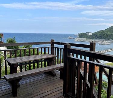 Yura Casa | Log House Namioto -ログハウス波音-