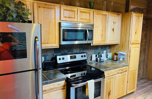 Diamond Valley Casa | Log House Surrounded By Trees But Close To Prescott and Prescott Valley