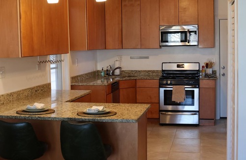 Palmer Square Apartamento | Logan Square Loft — Writer’s Retreat Near Blue Line & Cafés