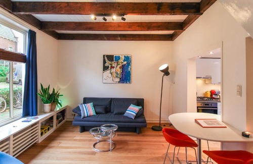 Binnenstad-Oost Apartamento | Loge 10 free parkingspot - shippershouse with kitchen and bar