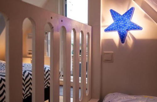 Binnenstad-Oost Apartamento | Loge 10 free parkingspot - shippershouse with kitchen and bar