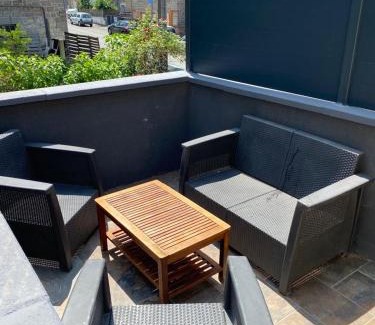 Brive-la-Gaillarde Apartamento | Logement à Brive avec terrasse et climatisation - près de la gare et du centre-ville - Wifi et Stationnement gratuit