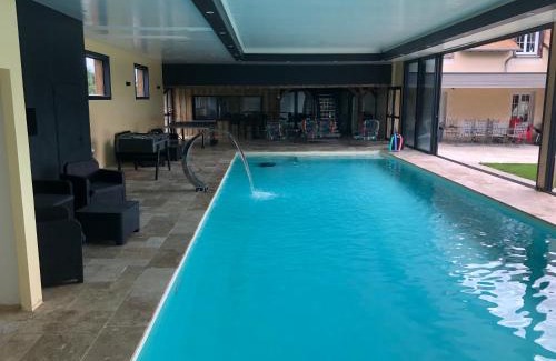 Saint-Germain-du-Val Apartamento | Logement 4 personnes avec piscine intérieure 31 degrés zoo de la FLECHE 24 h du Mans