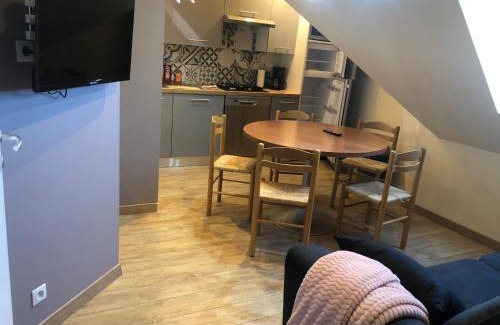 Saint-Germain-du-Val Apartamento | Logement 4 personnes avec piscine intérieure 31 degrés zoo de la FLECHE 24 h du Mans