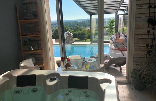 Estivareilles Apartamento | Logement Avec Piscine Couverte Chauffée et spa Privatifs, vue Panoramique