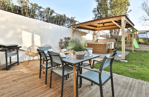 LʼIle-dʼOlonne Cabaña | L'Escale Islaise-Gîte-Baño Privado-Confortable-Vista al Jardín