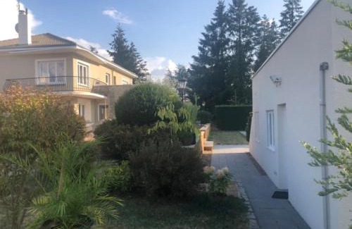 Commelle-Vernay Casa | Logement cadre Champêtre, entre ville et campagne