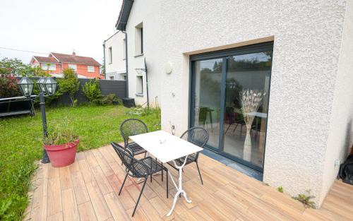 Mions Casa | Logement cosy neuf avec jardin