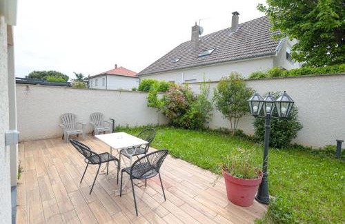Mions Casa | Logement cosy neuf avec jardin