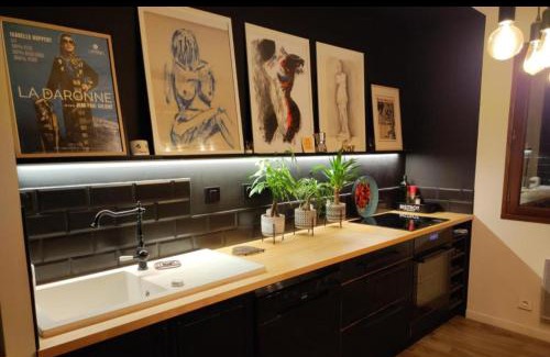 Charmes-sur-Rhone Apartamento | Logement cosy Sous Les Toits