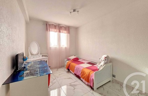 Lemasson Apartamento | Logement est Spacieux et Unique Place de Parking Gratuit ,tram a Proximité ect