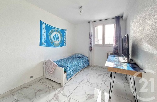 Lemasson Apartamento | Logement est Spacieux et Unique Place de Parking Gratuit ,tram a Proximité ect
