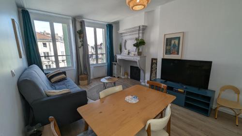 Verdun Apartamento | Logement MAZEL - Hypercentre - Parking et Gare proche - WIFI - Spacieux et Moderne - Tout confort - Géré par PrestaZen'Services
