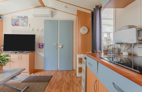 Puget-sur-Argens Alquiler De RV | Caravana 'Logement Oasis' con piscina compartida, terraza compartida y jardín privado