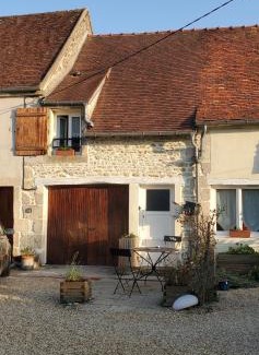 Varennes-les-Narcy Casa | Logis côté Cour