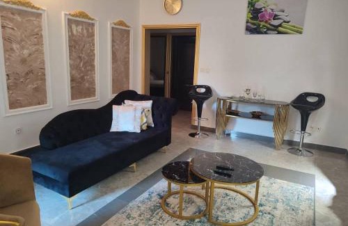 Yaounde Apartamento | LOGIS D'HERGUINE - SUITE AGNES - 4 personnes - Piscine - Salle de Mariage
