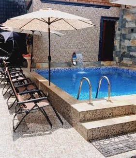 Yaounde Apartamento | LOGIS D'HERGUINE - SUITE AGNES - 4 personnes - Piscine - Salle de Mariage