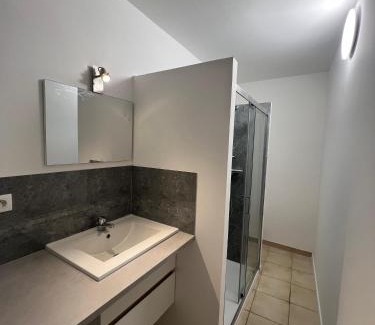 Pierrelatte Apartamento | logis des abeilles sejour-tricastin