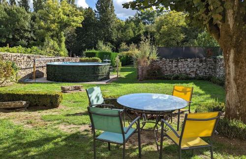 Bauge Casa | Logis des Fées, spa, piscine et jardin