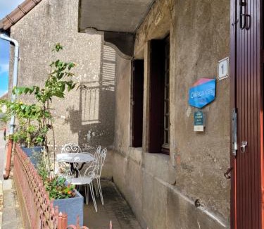 Saint-Sernin-du-Plain Apartamento | Logis du Mont