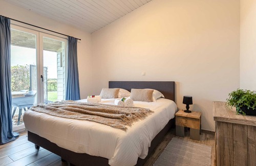 Houtem Apartamento | Logis Espoir - A spacious holiday home with garden