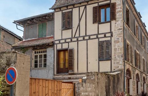Beaulieu-sur-Dordogne Apartamento | Logis face à l'Abbatiale