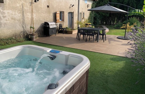 Genebrieres Casa | Logis Groly: 6-person gîte with spa in the countryside near Montauban