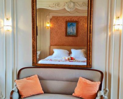 Dirac Hotel | Logis Hotels Domaine du Châtelard