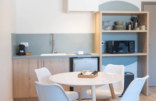 Pont-de-Vaux Apartamento | Logis les Cepages-Restaurant le Raisin