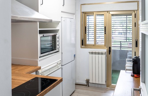 La Almozara Apartamento | LOIRA ROSALIA: Acogedor y Confort en Zona Verde