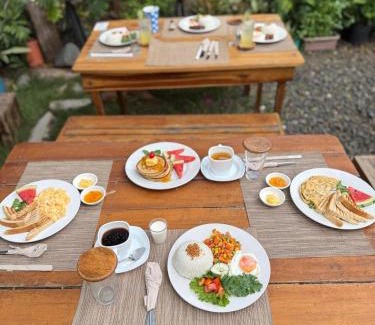 Puerto Princesa City Centre Casa | Lokal Hut Bed and Breakfast