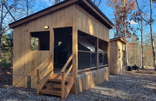 Pikeville Cabina | Loki's Lair - Cozy cabin in serene Pikeville with WiFi access