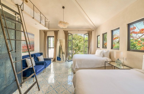 Isla Mujeres Hotel | Lola by Coco B Isla