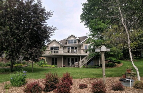 Stockbridge Casa | Lola's Lakeside Estate on Lake Winnebago