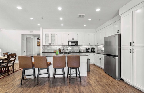 Loma Linda Casa | Loma Vista Retreat on Lugo Dr｜Cozy 5B｜Garage Access｜Pet Okay｜Instant Tour #42021