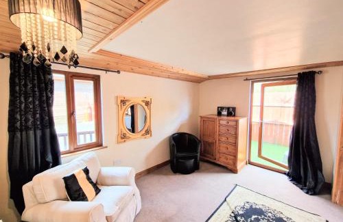 Kelty Chalet De Esquí | Lomond 2 with Private Hot Tub - Fife - Loch Leven - Lomond Hills