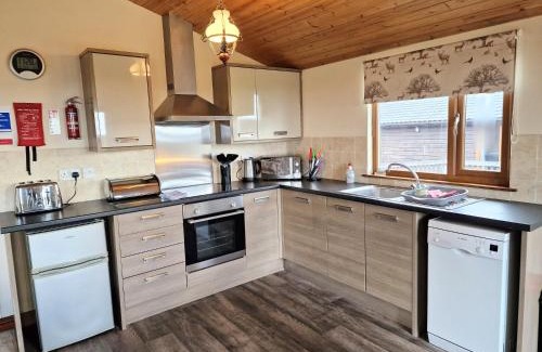 Kelty Chalet De Esquí | Lomond 6 with Private Hot Tub - Fife - Loch Leven - Lomond Hills