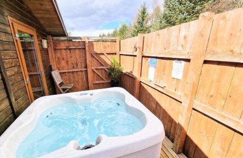 Kelty Chalet De Esquí | Lomond 6 with Private Hot Tub - Fife - Loch Leven - Lomond Hills