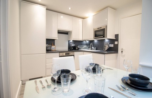 Lansbury Apartamento | London Apt - Sleeps 4 - Parking - Wifi