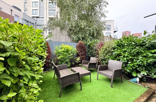 Lansbury Apartamento | London Apt - Sleeps 4 - Parking - Wifi