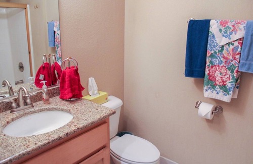 Lake Havasu City Villa | London Bridge Pool-Side Suites at Queens Bay, walking distance to Lake Havasu