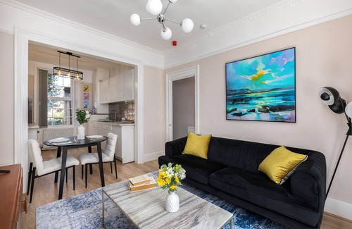 Camden Town with Primrose Hill Apartamento | London Luxe | 4BR Executive Apartment