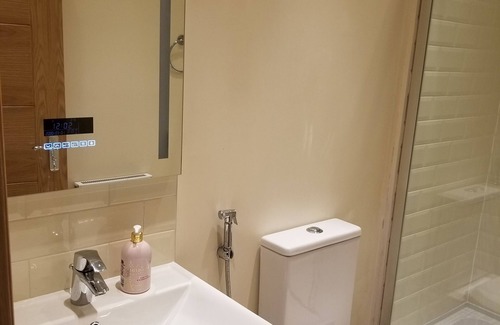 Redbridge Apartamento | London Luxury Studio Flat # 2 Buttercup Apt para 4 personas, 1 min del metro