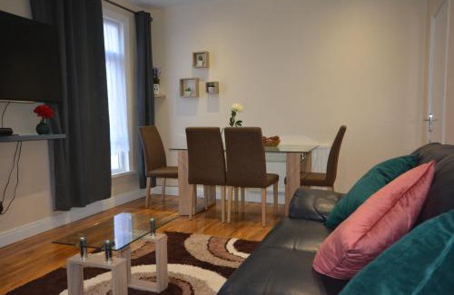 Leabridge Apartamento | London Modern 4 Bedroom Apartment