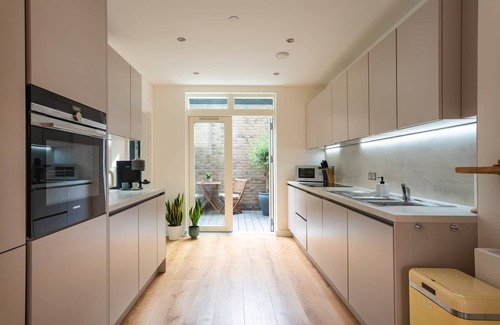 Stratford Casa | London's Finest, 5-Bed Haven With Private Sauna
