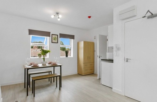 Dormers Wells Apartamento | London Studio 6 Short Stay