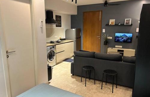 Thane West Apartamento | London Studio @hiranandani thane