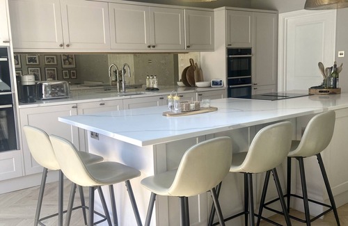 Southgate Casa | London Suburb Lux Home From Home - Walking Distance From Piccadilly Tube